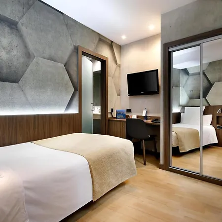 Hcc Montblanc Hotel Barcellona